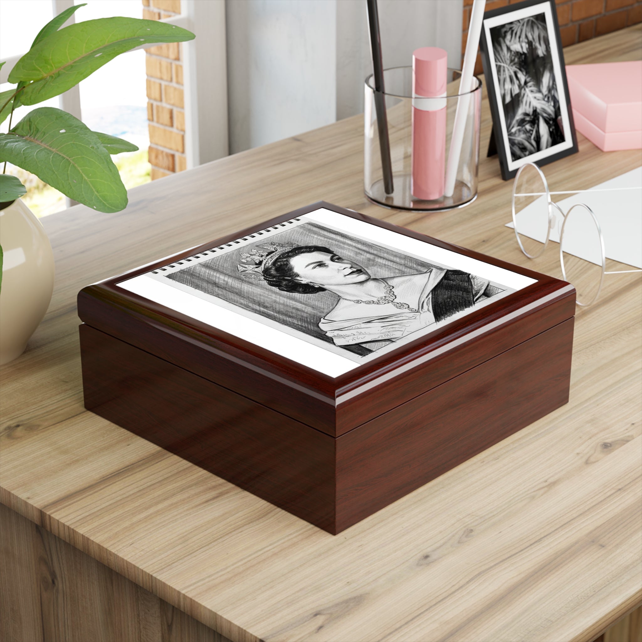 Her Majesty Wood Trinket Box